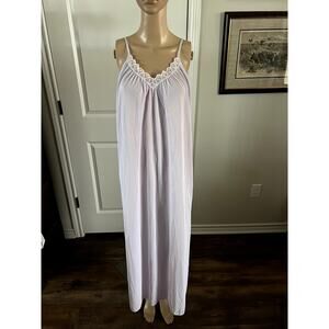 Vintage ILGWU lilac nightgown